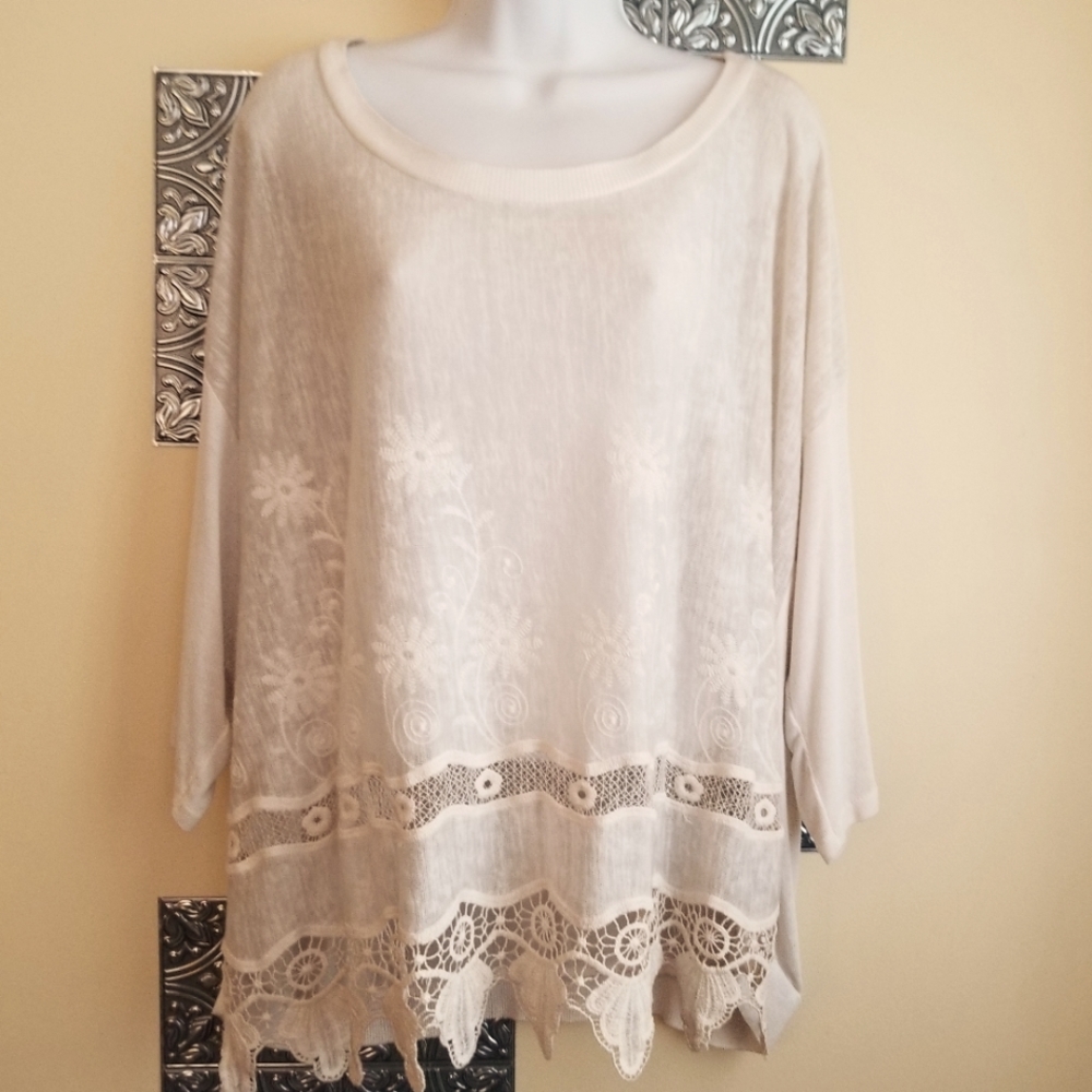 Made In Italy Beautiful 100%Viscose Lace Top XL